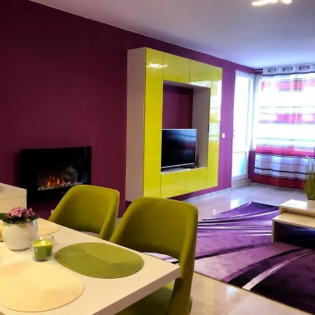 Ultraviolet Relax Apartment